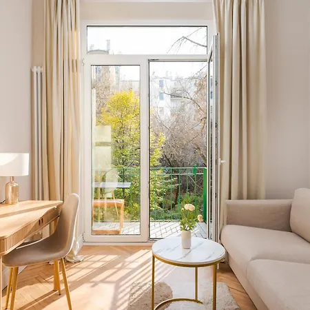 Urban Heart Deluxe By Bookinghost Apartament